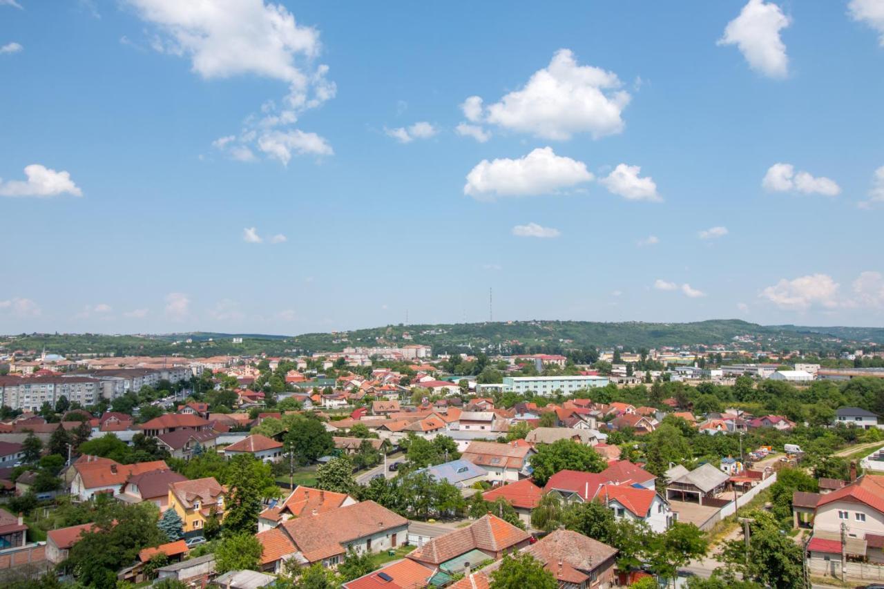 Grand Hill Flats Apartment Oradea Exterior photo